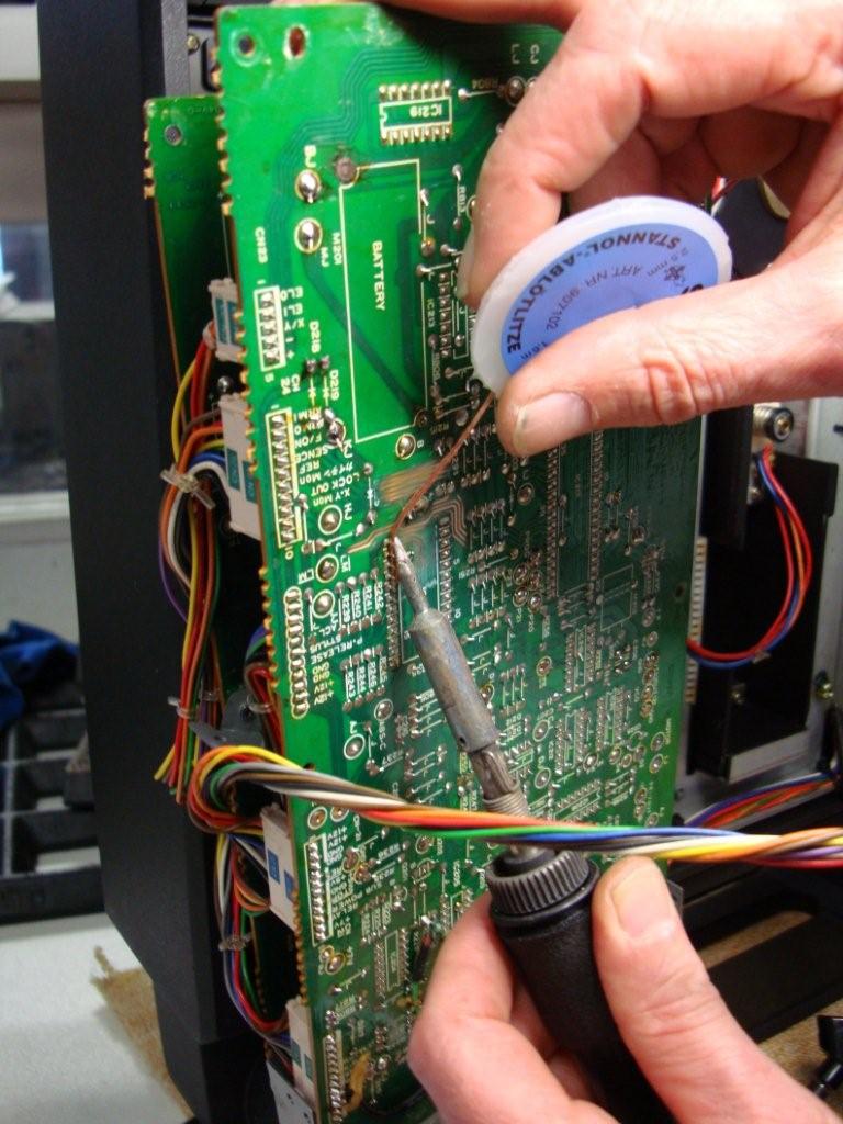 loosening-the-battery