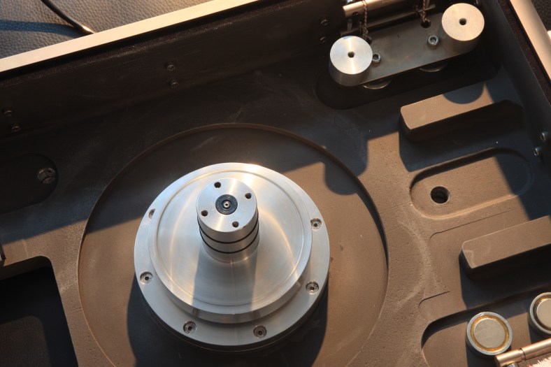 bearing-continuum-criterion-with-spacer-for-cobra-arm