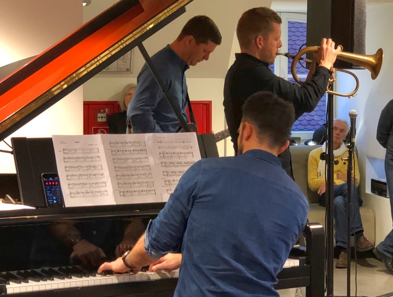 F9B2E7C6-610D-4CBE-9601-9254DEB2A6EA